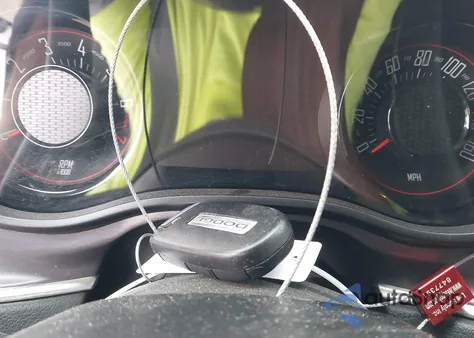 2017 Dodge Challenger Sxt z USA, uszkodzony, nr VIN 2C3CDZAG6HH611468